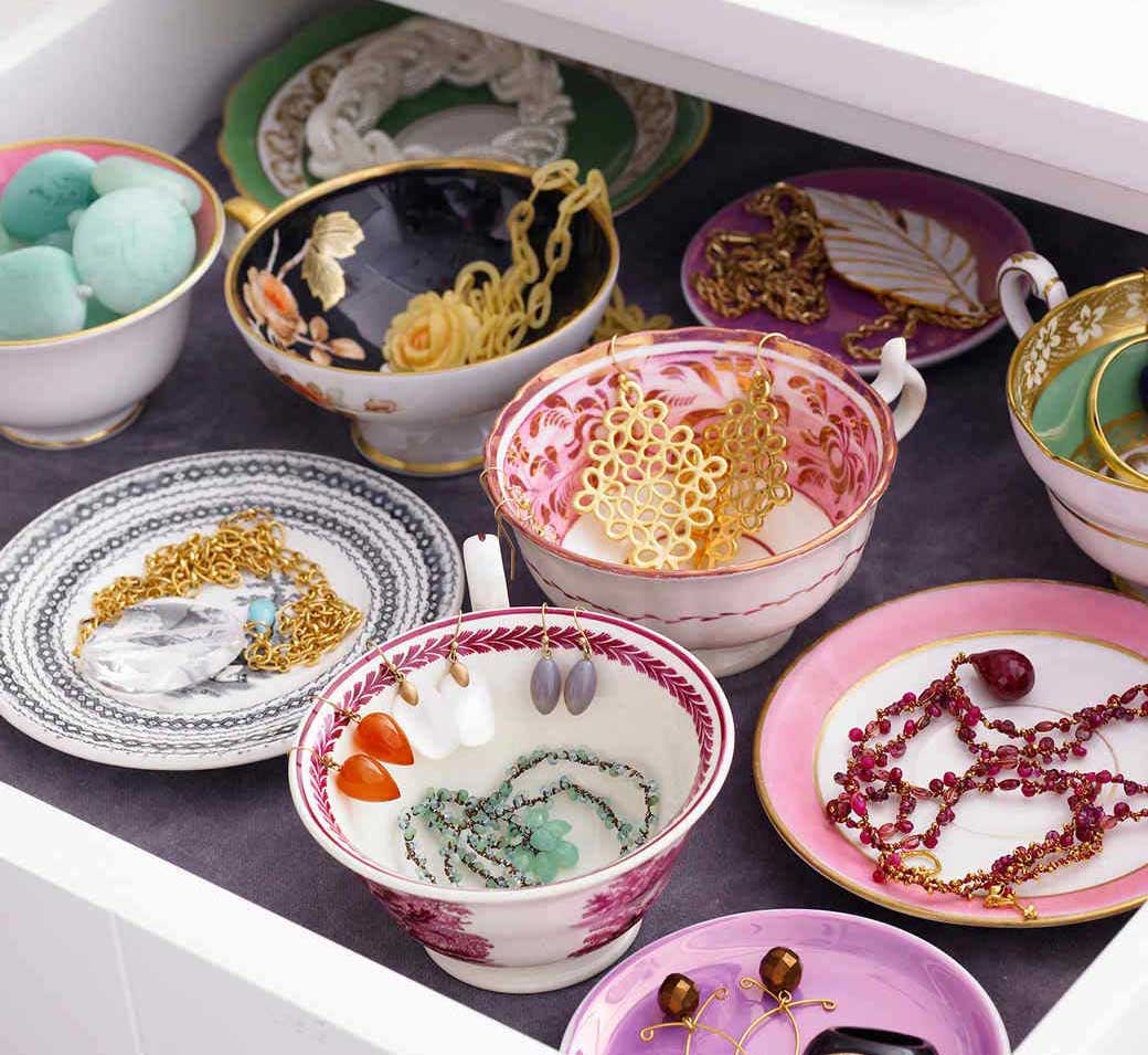 Cajón para joyas con tazones de cerámica vintage